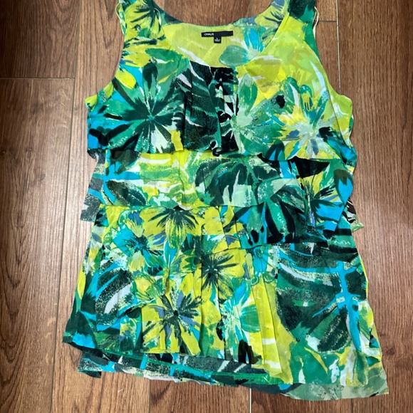 CHAUS/light green layered tank-top with leaf designs - Picture 2 of 4